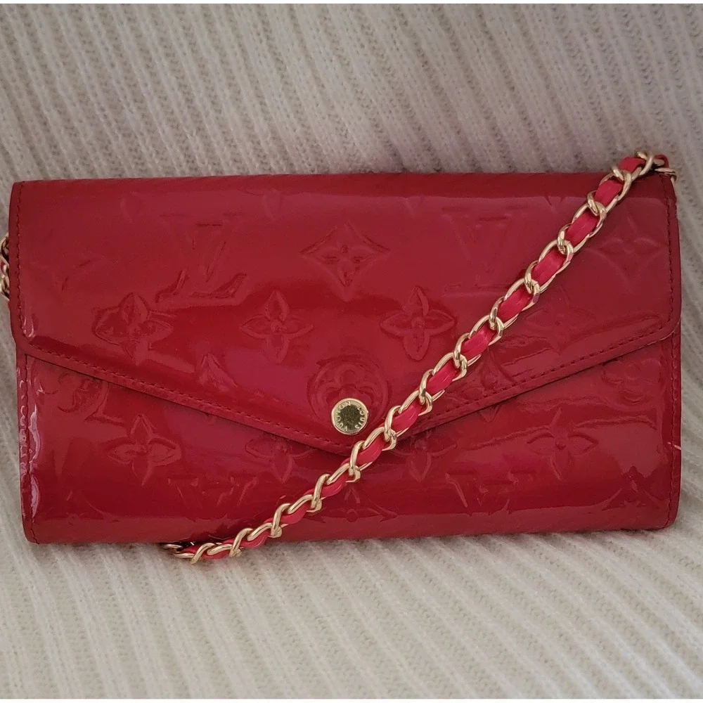Louis Vuitton Sarah Wallet Monogram Vernis‎ Red Patent Leather Crossbody Chain